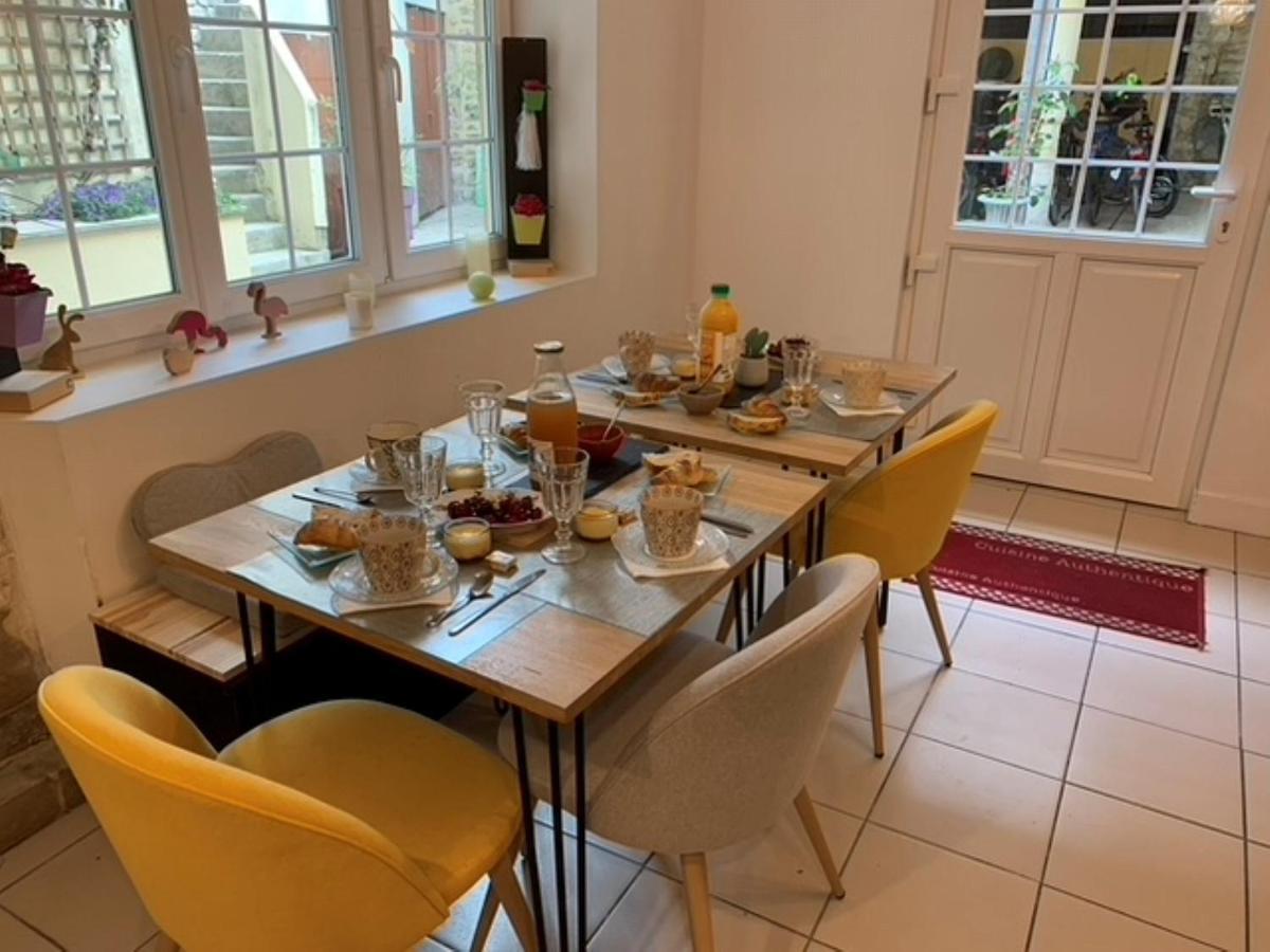 D'hotes Logis De Saint Jean Bed & Breakfast
