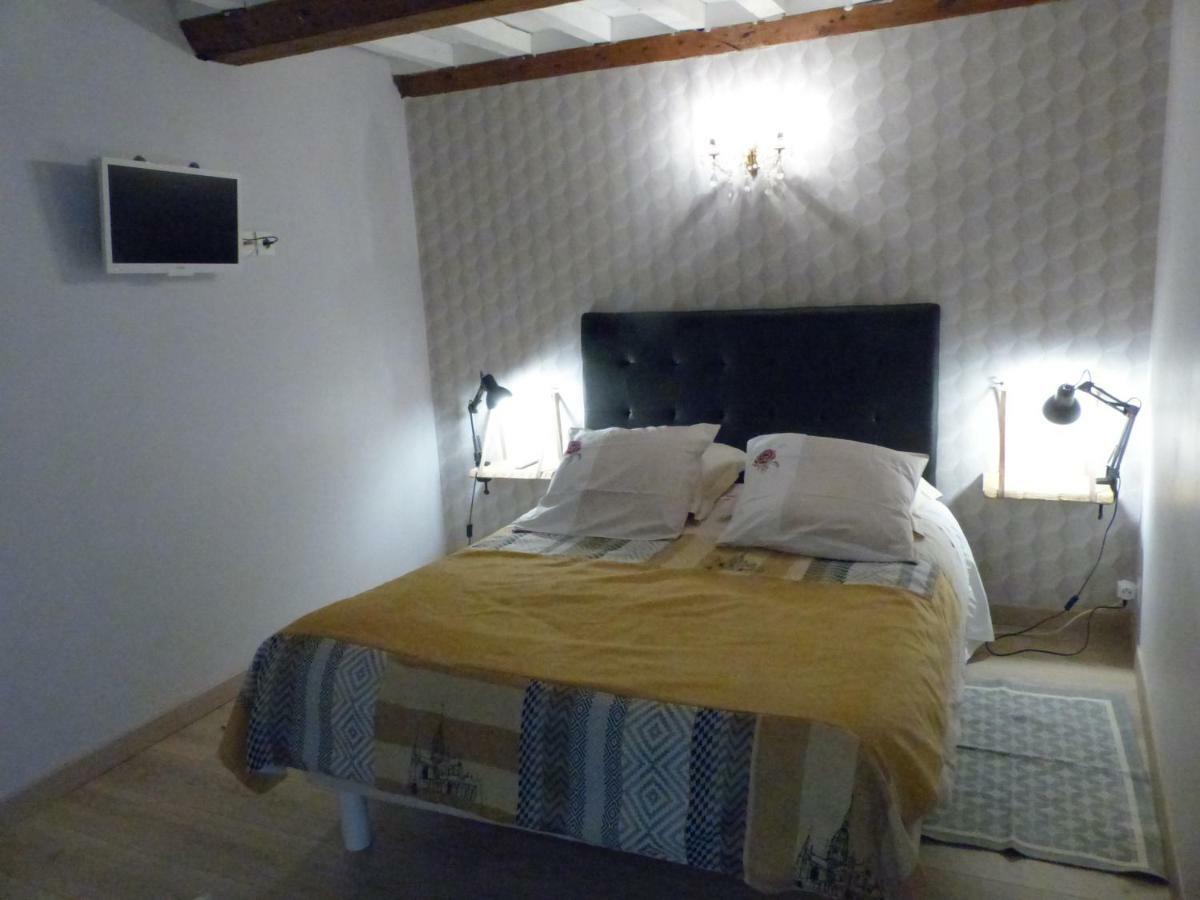 D'hotes Logis De Saint Jean Bed & Breakfast 2*
